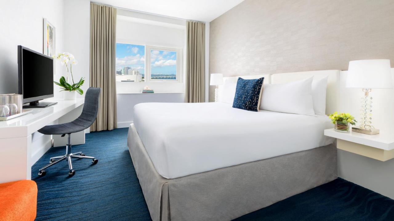 Trendy King Bay View
